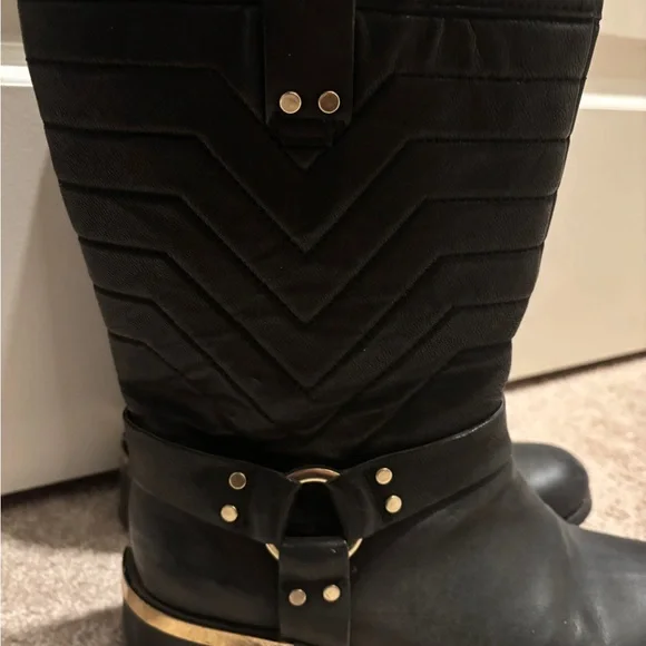 Vince Camuto Stylish Black Women's Boots - Picture 2 of 8